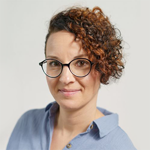 Julia_300x300 Darmexpertin Julia Foto